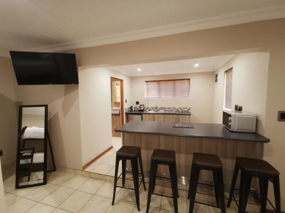 Guest Suites On Connor Bloemfontein Kültér fotó